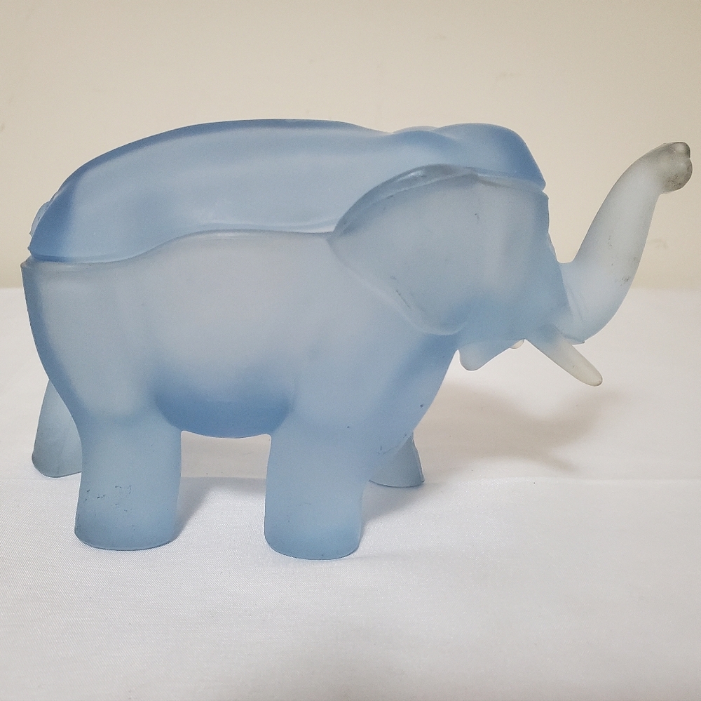 Indiana Tiara Glass Elephant Blue Satin Frost Trinket Dish